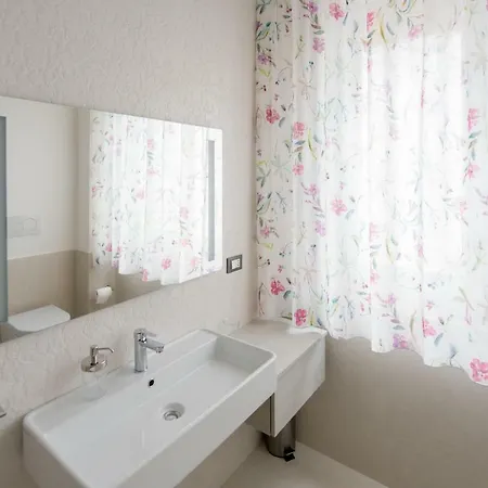 Laurus Apartman Trapani